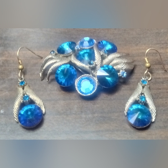 RARE SET! Watermelon Peacock Rivoli Brooch Earrings Set 1960s Blues - Picture 3 of 11